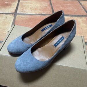 Margaux Gray Suede Pumps EUC
